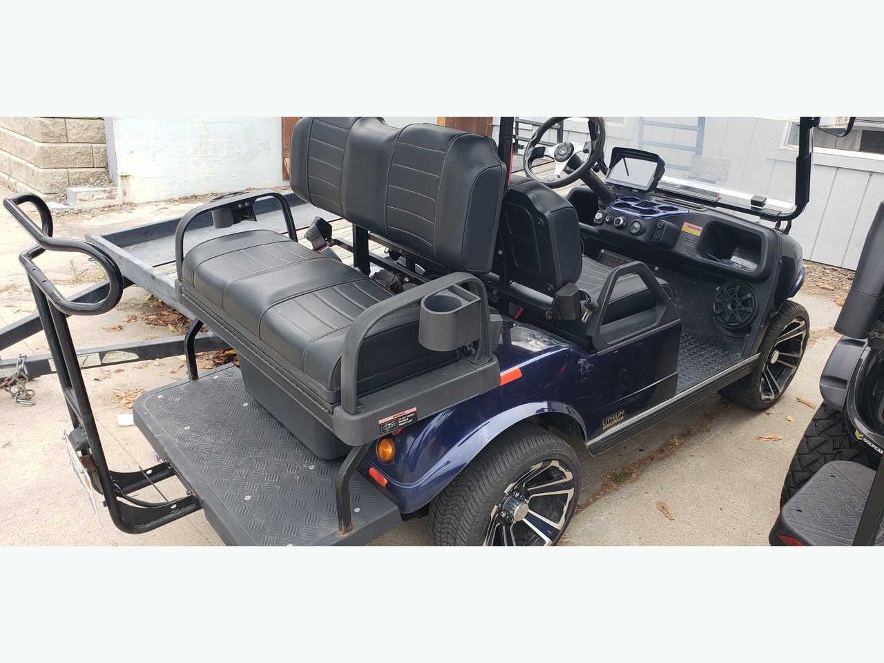 Evolution 2+2 — dash with touchscreen, key start and speakers