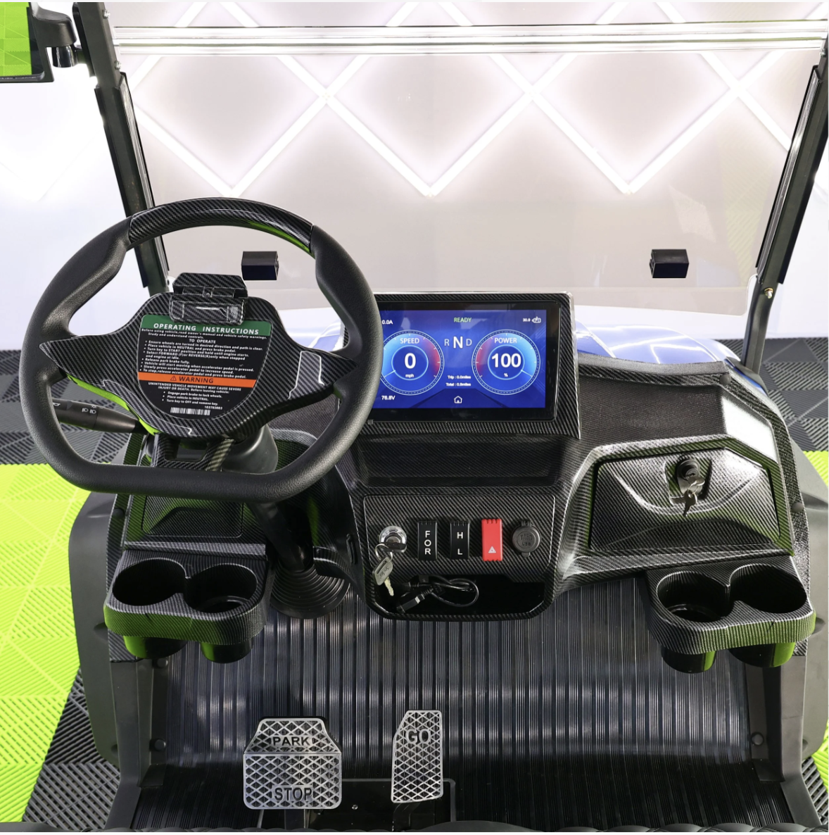 MMC 4+2 — side, fold-down rear seat open